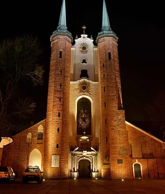 Kościołem katedralnym Archidiecezji Gdańskiej jest pocysterski kościół parafialny w Oliwie.