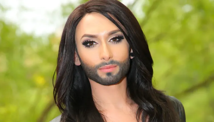 Kobieta Roku - Conchita Wurst, czyli pierwsza kobieta na świecie, która zapomniała zgolić brodę.