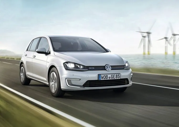 Król może być tylko jeden. Nazywa się Volkswagen Golf. Na zdjęciu w rzadszej, elektrycznej wersji, czyli e-Golf.