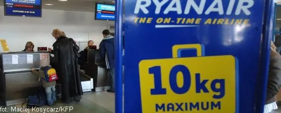 W Ryanairze za bagaż cięższy niż 10 kg trzeba płacić, a w SKM-ce dopiero za przekraczający 30 kg.