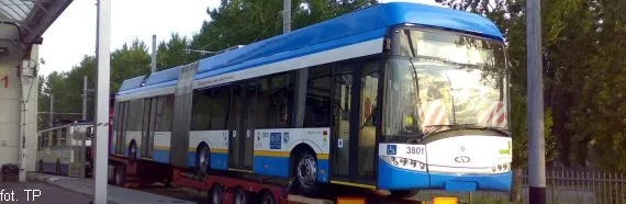 Testowany w Gdyni przegubowy trolejbus Solaris Trollino 18AC zabiera aż 122 pasażerów.