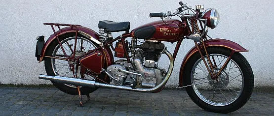 W kolekcji Witolda Ciążkowskiego znajduje się ponad ponad 100 motocykli i 20 zabytkowych aut.
