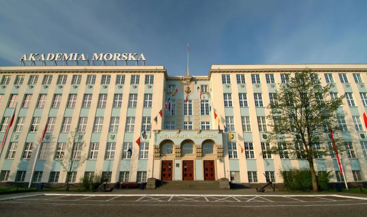 Dobudowa pięter i zakup nowoczesnego sprzętu - to inwestycje, na które Akademia Morska pozyskała ponad 30 mln zł unijnego dofinansowania.