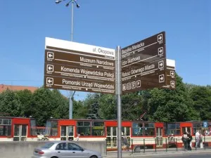 System Informacji Miejskiej w Gdańsku nie tylko ułatwia poruszanie się po mieście, ale także wpływa na jego wizerunek. 