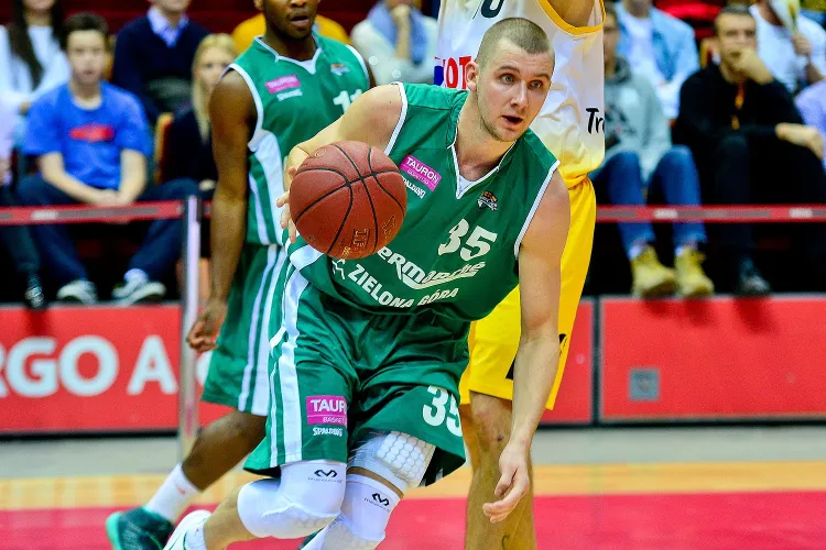 Przemysław Zamojski w latach 2006-13 grał w trójmiejskich klubach. W niedzielę w Gdynia Arena odebrał tytuł najlepszego koszykarza turnieju finałowego Pucharu Polski, a wraz ze Stelmetem Zielona Góra sięgnął po główne trofeum i 30 tysięcy złotych. 