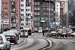Podwale Przedmiejskie w Gdańsku to droga głównie dla kierowców. Pieszych i rowerzystów trudno tu uświadczyć.