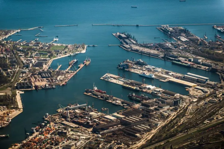 Kluczowy wpływ na rozwój i możliwości Gdyni ma prężnie działający port.