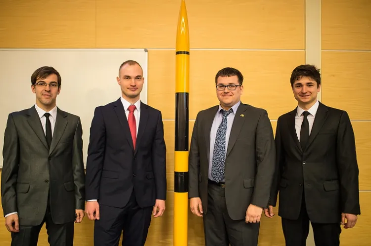 Projekt studentów z PG - system do stabilizacji toru lotu rakiety badawczej - zwyciężył w tegorocznym przeglądzie projektów grupowych