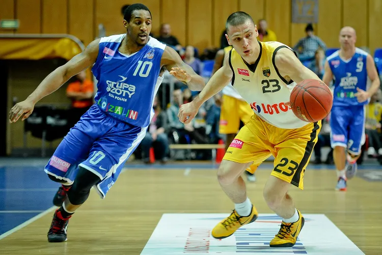 Najbliższy mecz Tauron Basket Ligi, z udziałem Michała Michalaka (nr 23) i jego Trefla Sopot, odbędzie się w Trójmieście w poniedziałek. W międzyczasie warto wybrać się w weekend na mecze w niższych klasach rozgrywkowych. Jest z czego wybierać.