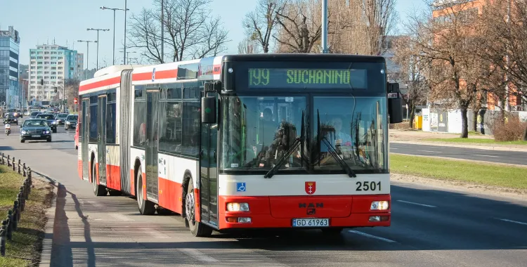 Autobusy przez al. Grunwaldzką w Oliwie w godzinach szczytu kursują  co ok. 15-20 minut. To zdaniem ZTM wystarcza do obsługi istniejącego zapotrzebowania komunikacyjnego w tym rejonie.