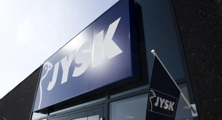 Sklep JYSK w C.H. Auchan w Gdańsku istnieje od 15 lat i był pierwszym salonem sieci w Polsce. Po gruntownej przebudowie przyciągnie z pewnością stałych, jak i nowych klientów.
