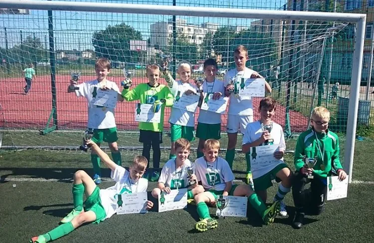 Bezpłatna szkółka piłkarska Pokoleń Lechii działa od jesieni 2013 roku, ale już może pochwalić się pierwszymi sukcesami. W sobotę organizuje kolejny nabór. 