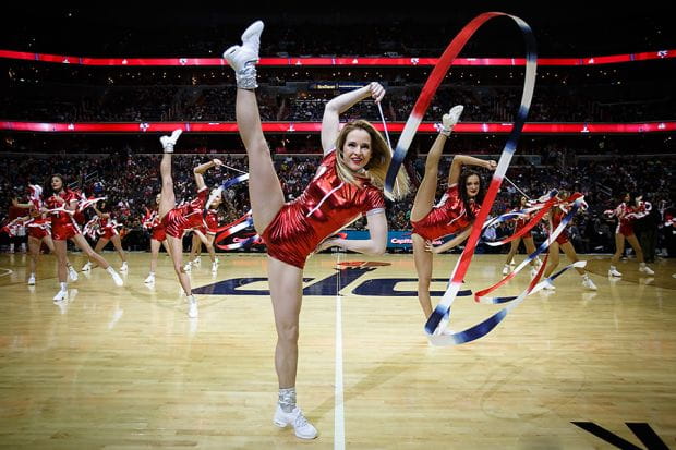 Tak Cheerleaders Gdynia zaprezentowały się na parkiecie Verizon Center w Waszyngtonie.