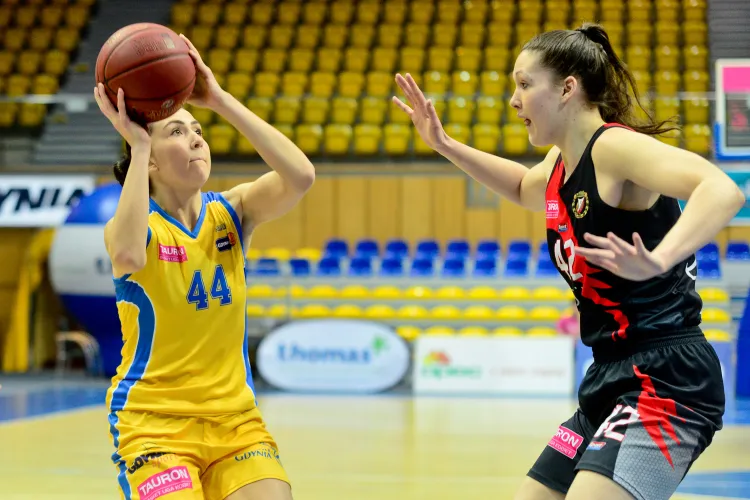 Kateryna Dorogobuzowa oraz jej koleżanki pożegnały się z sezonem zwycięstwem. Mecze z Pszczółką AZS Lublin oraz Basketem Konin zostały odwołane ponieważ nie zmienią już nic w kwestii utrzymanie w TBLK.