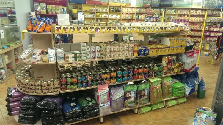 W naszej ofercie posiadamy szeroką gamę najlepszych karm dla zwierząt.