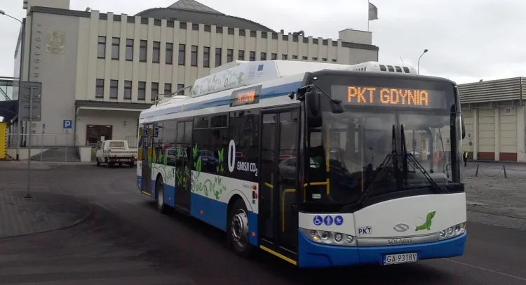 Trolejbusy wyposażone w baterie litowo-jonowe jeżdżą od kilkunastu dni po Gdyni. W maju rozpoczną regularne testy.
