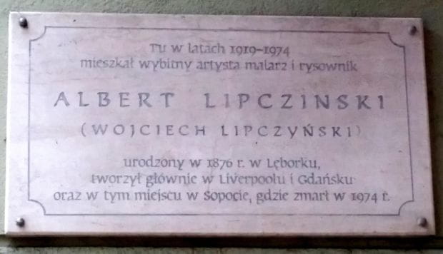Tablica pamiątkowa umieszczona na budynku w Sopocie, który stanął w miejscu, gdzie mieszkał po wojnie Albert Lipczinski.