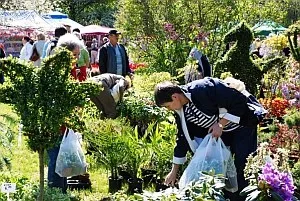 Poprzednia edycja imprezy Ogród w Parku Kolibki przyciągnęła tysiące miłośników ogrodów i kwiatów.