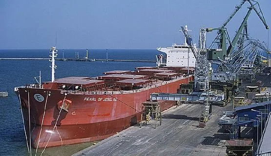 Morski Terminal Masowy okazał się łakomym kąskiem dla inwestorów branżowych. Na zdjęciu Nabrzeże Szwedzkie.