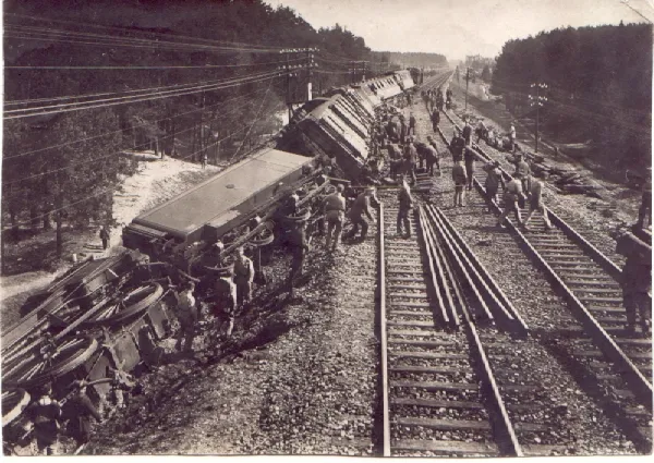 Miejsce wypadku kolejowego pod Starogardem Gdańskim po wypadku.