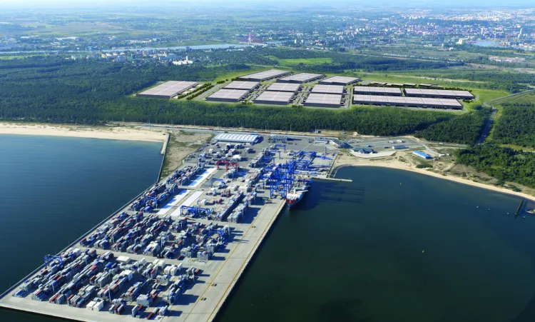 Po ukończeniu prac budowlanych powierzchnia Pomorskiego Centrum Logistycznego sięgnie blisko 53 000 m kw. Szacuje się, że wartość całej inwestycji może przekroczyć 300 mln euro. 
