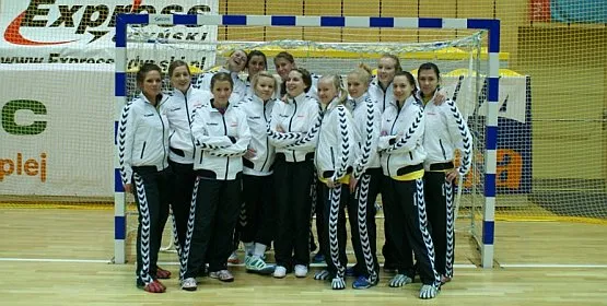 W Gdyni myśli się o przyszłości... Drużyna juniorek starszych zdobyła brązowy medal w mistrzostwach Polski do lat 19.