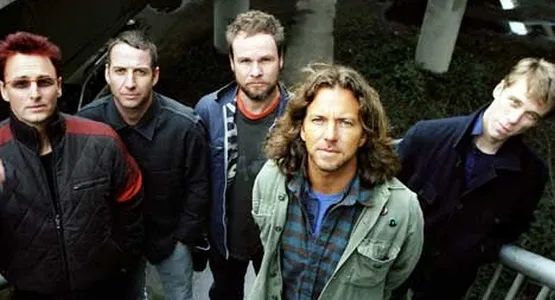 Pearl Jam już dawno zapisał się w historii muzyki rockowej i zawsze gromadzi na koncertach tłumy widzów.