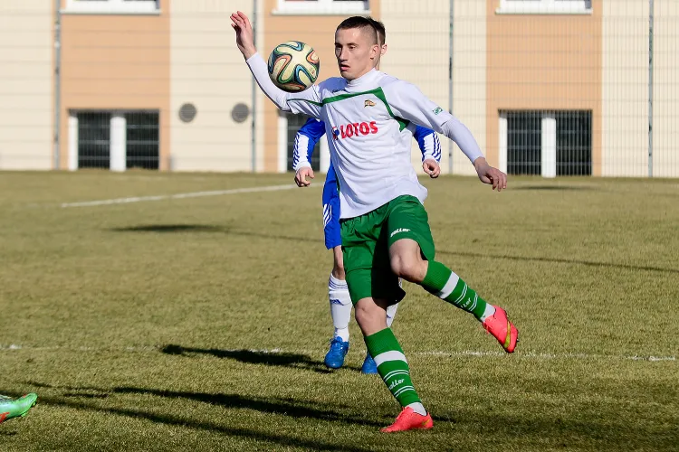 Paweł Czychowski zapewnił rezerwom Lechii wygraną z GKS Przodkowo w ostatniej akcji meczu przy Traugutta. Napastnik ma już w tym sezonie na koncie 19 trafień w III lidze.