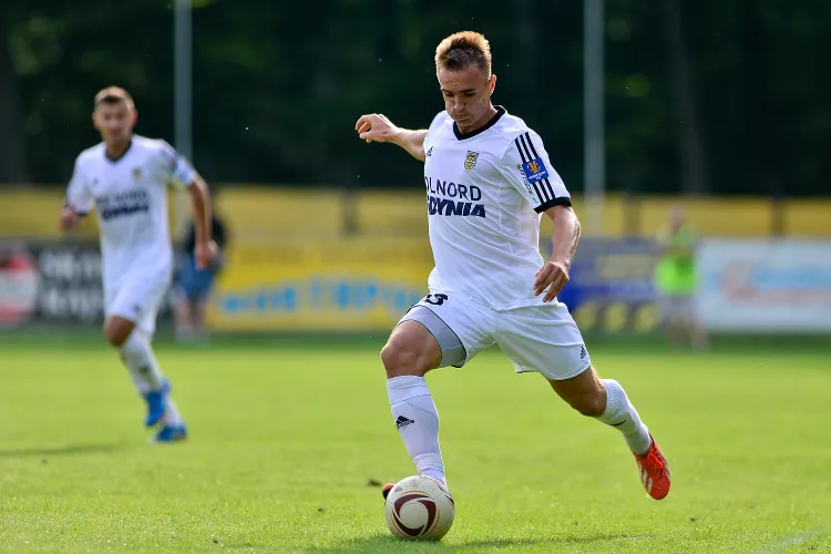 Marcin Warcholak strzelił gola w ubiegłorocznym sparingu Arka - Apoel, a potem wywalczył miejsce w podstawowym składzie żółto-niebieskich na lewej obronie.