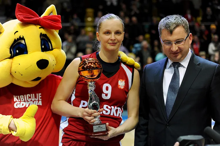 Agnieszka Bibrzycka w Gdynia Arena grała dotychczas w koszulce reprezentacji Polki lub CCC Polkowice. W sezonie 2015/2016 wybiegnie na parkiet tej hali w barwach drużyny z Gdyni.