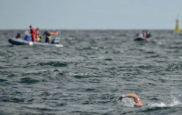 27-letni Adam Jerzykowski będzie miał do pokonania w wodzie niemal 20 km.