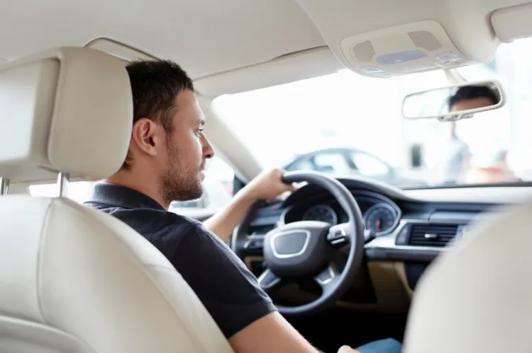 Nowe e-usługi mają ułatwić życie wszystkim kierowcom. 