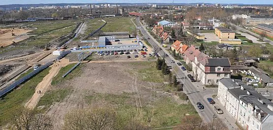 Na terenie Letnicy Droga Zielona będzie przebiegała między ul. Uczniowską a stadionem.
