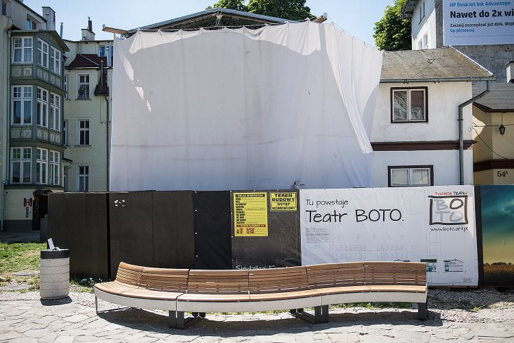 Teatr Boto działa w Sopocie od 2011 roku. Artyści skupieni wokół Adama Nalepy, dyrektora artystycznego, zajmują się głównie ambitnymi przedsięwzięciami teatralnymi, obarczonymi ryzykiem artystycznym.