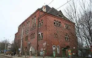 Po remoncie budynek przy ul. Strajku Dokerów ma stać się kulturalnym centrum Nowego Portu. 