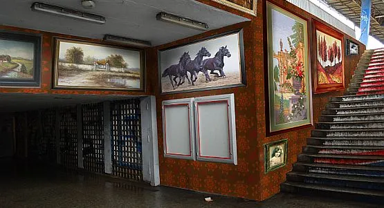 Galeria sztuki nieopodal galerii handlowej, czyli murale na stacji SKM we Wrzeszczu.
