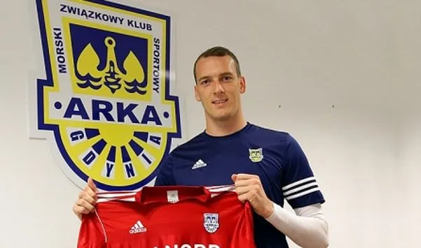 W nowym sezonie Konrad Jałocha powinien być podstawowym bramkarzem Arki.