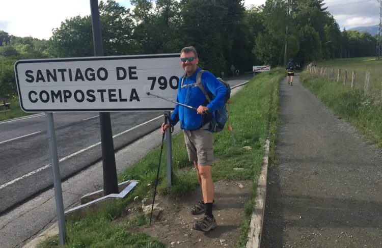 Marek Kamiński na zdjęciu jeszcze na trasie do Santiago de Compostela.