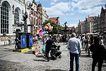 W piątek na terenie historycznego śródmieścia Gdańska stanęło kilkanaście bankomatów sieci Euronet. Kontrowersje budzi nieestetyczna instalacja na Długim Targu.
