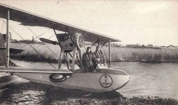 Dwuosobowe samoloty-amfibie Schreck FBA-17 HMT 2 były produkcji francuskiej. Polska kupiła ich 16.
