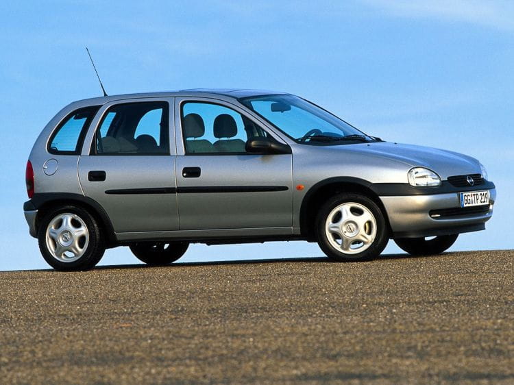 Opel Corsa to jedno z lepszych aut na rynku, które możemy nabyć w kwocie do 1000 zł. 