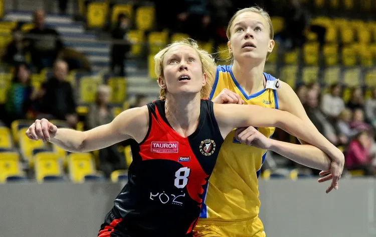 Dominika Miłoszewska może razem z Basketem zagrać w przyszłym sezonie w dwóch ligach. Jej drużyna, podobnie jak drugi ze spadkowiczów TBLK Widzew Łódź, pewna jest powrotu na najwyższy szczebel rozgrywek w Polsce.