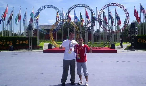 Chiny, w Wiosce Olimpijskiej z gdańskim gimnastykiem - Leszkiem Blanikiem