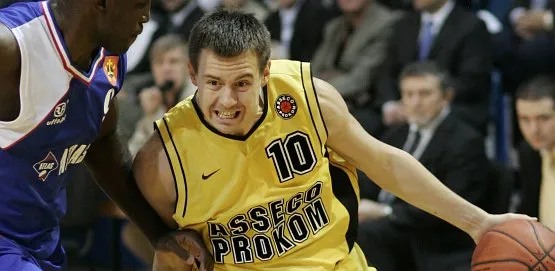 Aleksiej Nesović nie jest już koszykarzem Asseco Prokom Sopot.