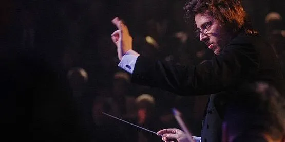 Michał Nesterowicz od blisko pięciu lat dyrektor artystyczny Filharmonii Bałtyckiej w piątek po raz ostatni wystąpi ze  swoją orkiestrą.