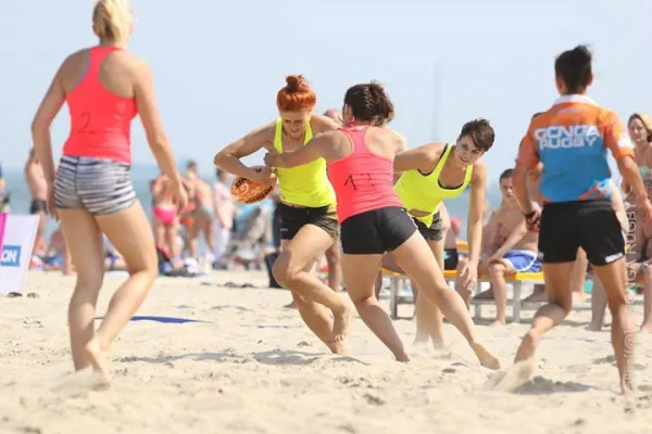 W rozgrywkach kobiet na mistrzowski tron na plaży powróciły Biało-Zielone Ladies Gdańsk. 