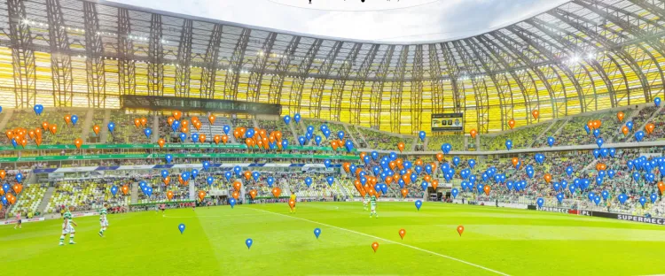 Na panoramę z meczu Lechia - Juventus złożyło się ponad 1000 zdjęć. Prace nad ich połączeniem trwały ponad tydzień. Każdy z obecnych na meczu kibiców może oznaczyć się na fotografii za pośrednictwem portali społecznościowego.