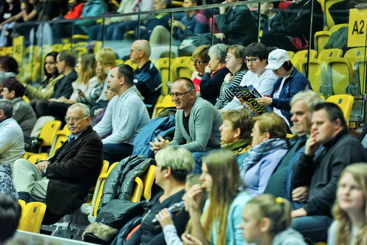 Kibice gdyńskich koszykarek w pierwszej rundzie sezonu TBLK 2015/2016 obejrzą drużynę w Gdynia Arena tylko czterokrotnie. Natomiast w dniach 1-2 września zostanie rozegrany w tym obiekcie turniej towarzyski.