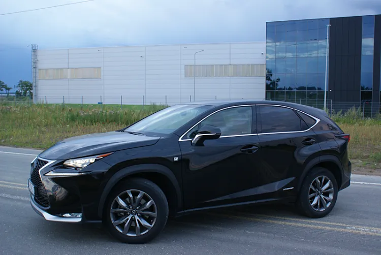 Lexus NX 300h AWD F Sport