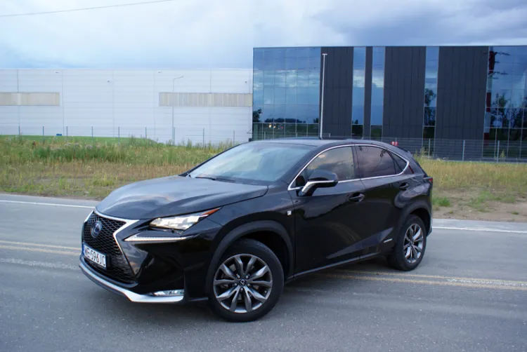 Lexus NX 300h AWD F Sport